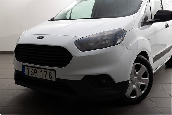 Ford Transit Courier 10 of 19