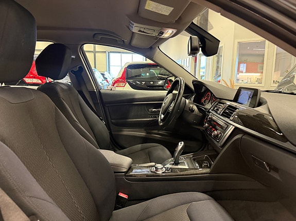BMW 320d 14 of 22