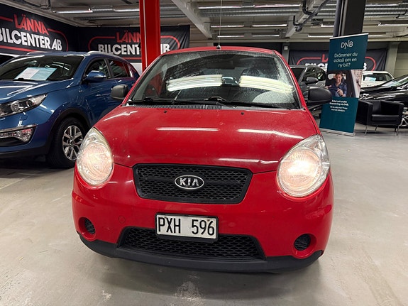 Kia Picanto 2 of 16