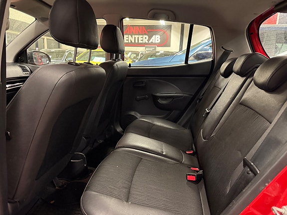 Kia Picanto 14 of 16