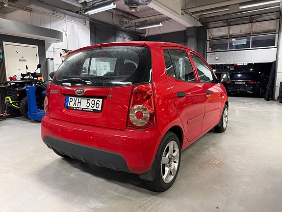 Kia Picanto 6 of 16