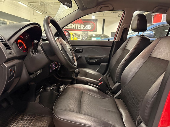 Kia Picanto 12 of 16