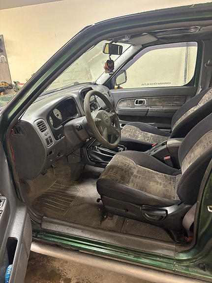 Nissan King Cab 3 of 4