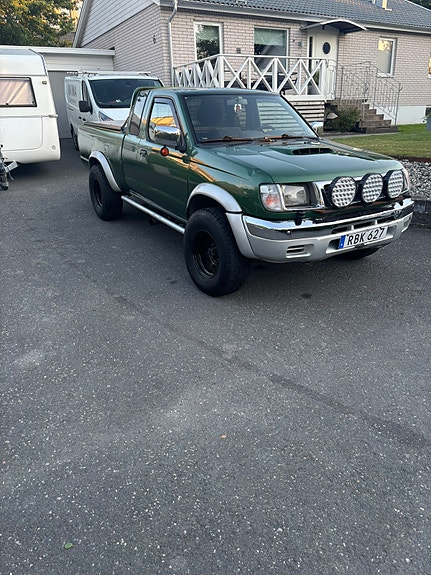 Nissan King Cab 4 of 4