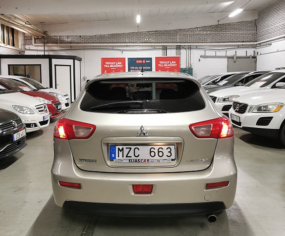 Mitsubishi Lancer 6 of 17