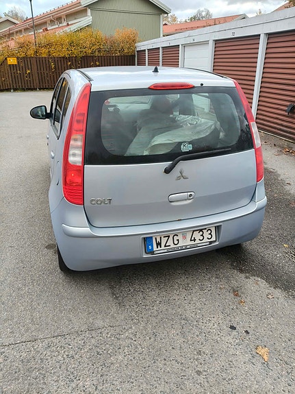 Mitsubishi Colt 3 of 8