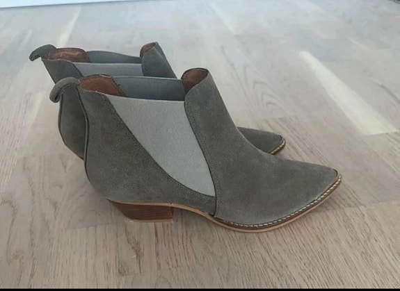 Product image 1 of 4