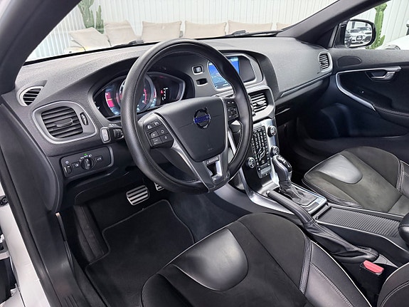 Volvo V40 9 of 30