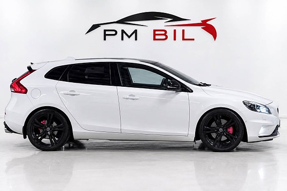 Volvo V40 4 of 30