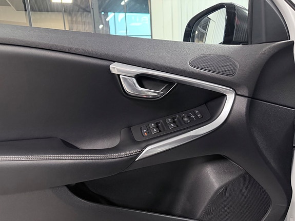 Volvo V40 30 of 30