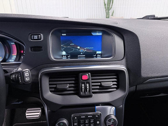 Volvo V40 20 of 30