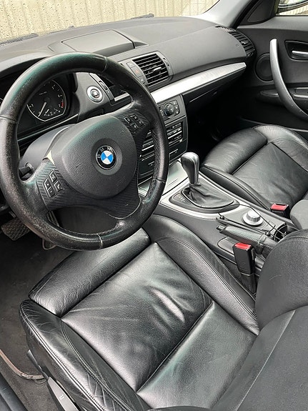 BMW 120i 5 of 6