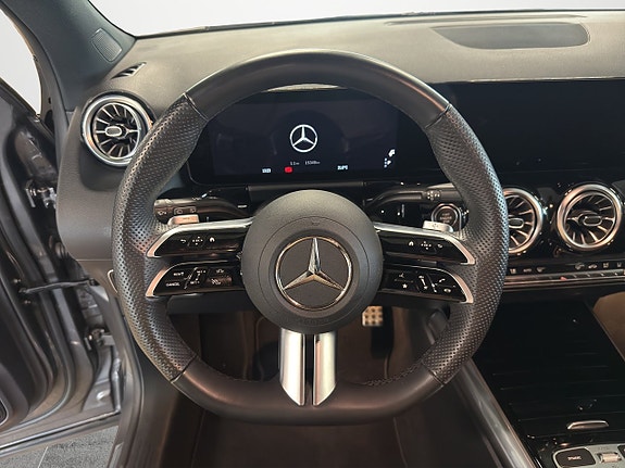 Mercedes-Benz GLA 250 e 11 of 19