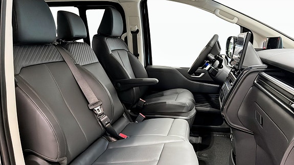 Hyundai Staria 3 of 13