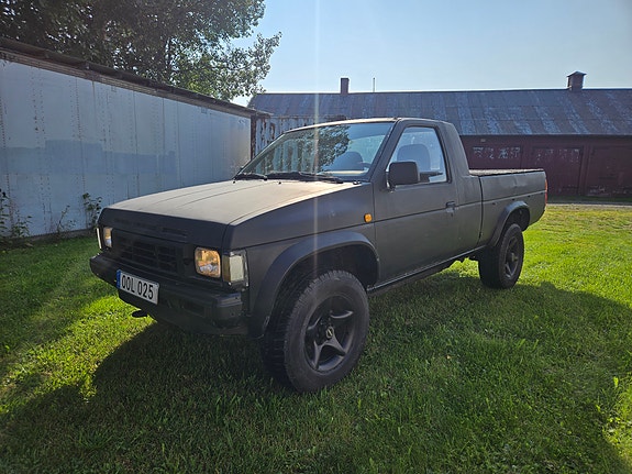 Nissan King Cab 5 of 15