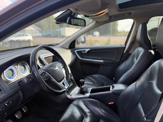 Volvo XC60 7 of 8