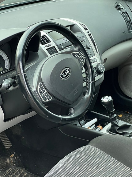 Kia Ceed 3 of 5