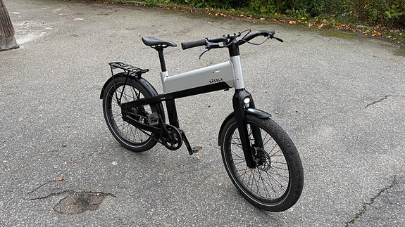 Vässla Pedal elcykel + dubbdäck + korg