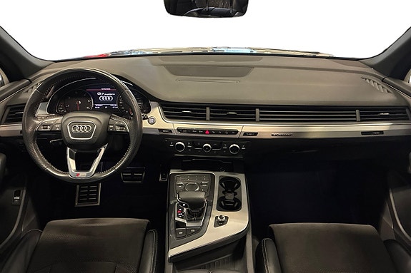 Audi Q7 12 of 25