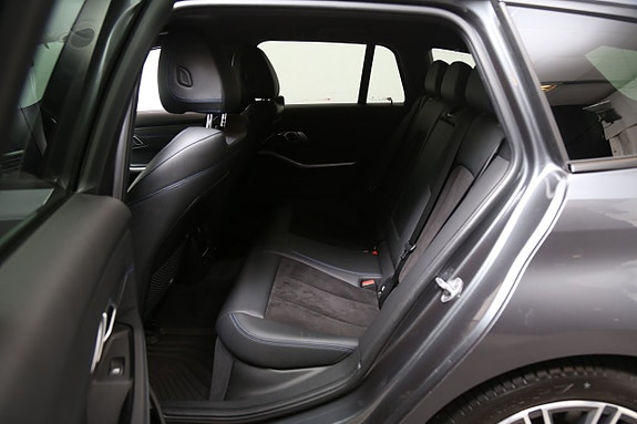 BMW 320d 9 of 20