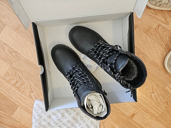 Product image 1 of 4
