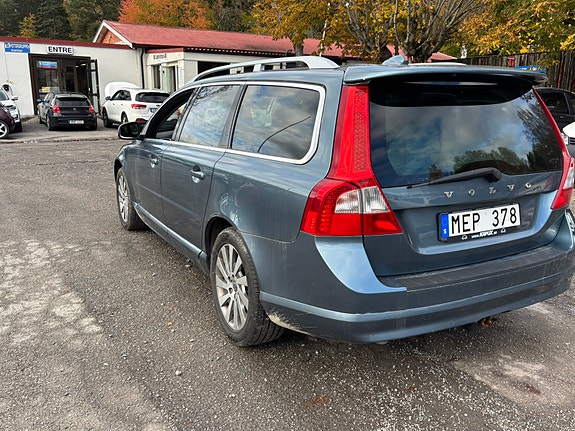 Volvo V70 4 of 10