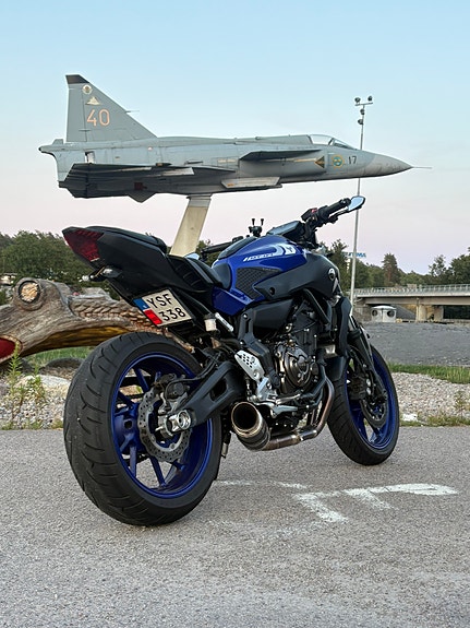 Yamaha MT-07 2 of 6