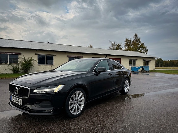 Volvo S90 2 of 13