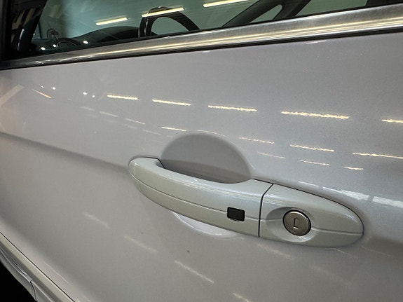 Ford S-MAX 9 of 17