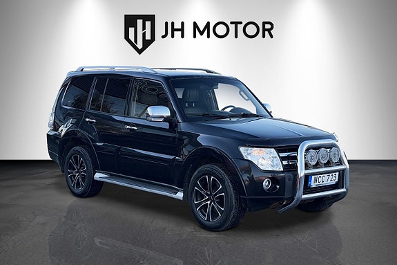 Mitsubishi Pajero 8 of 17