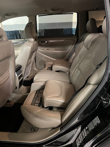 Volvo XC70 14 of 17