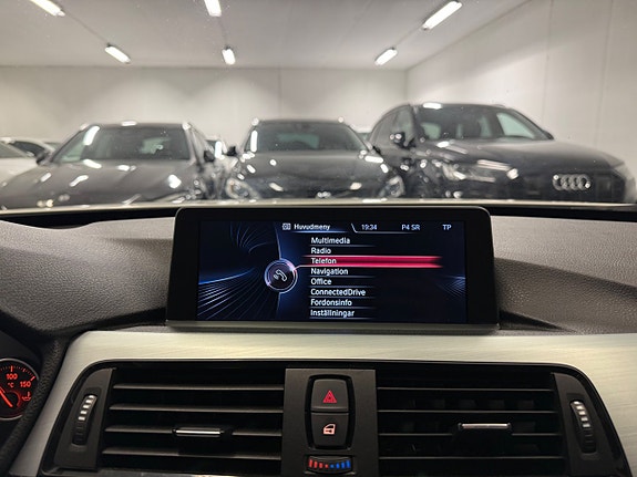 BMW 320d 24 of 30