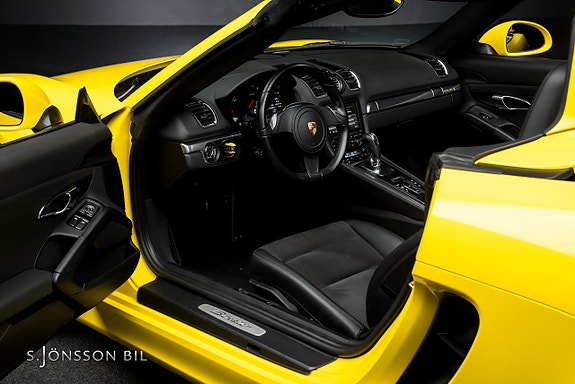 Porsche Boxster 10 of 17