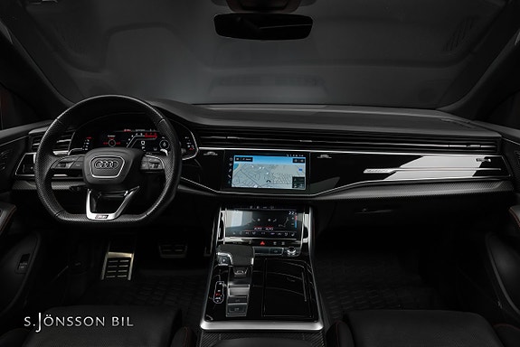 Audi RS Q8 22 of 27
