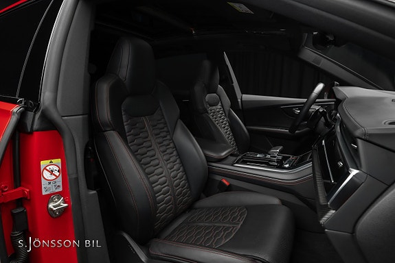 Audi RS Q8 23 of 27