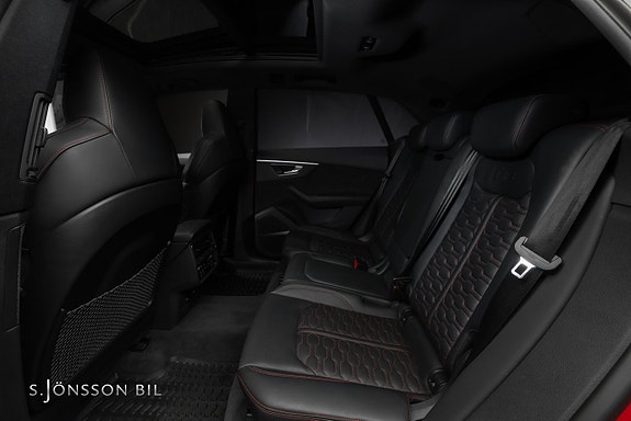Audi RS Q8 24 of 27