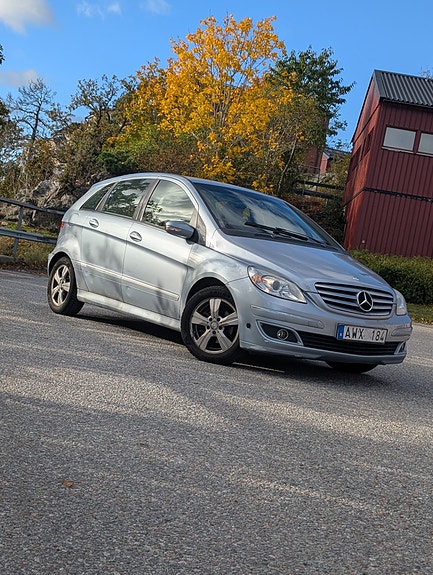 Mercedes-Benz B170 12 of 12