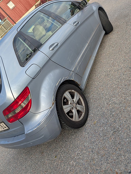 Mercedes-Benz B170 7 of 12
