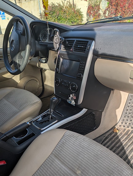 Mercedes-Benz B170 9 of 12