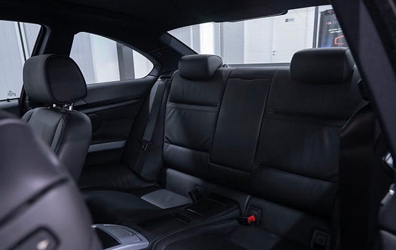 BMW 335i 9 of 17