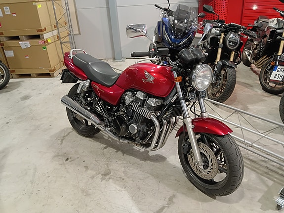 Honda CB750F2 (RC42) 5 of 10