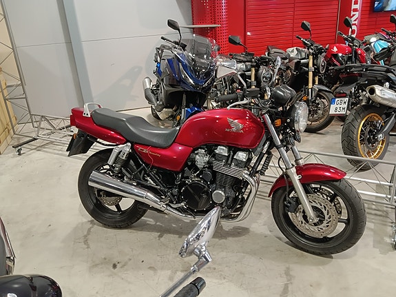 Honda CB750F2 (RC42) 10 of 10