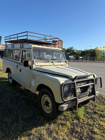 Land Rover 3 of 11