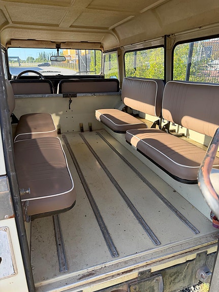 Land Rover 7 of 11