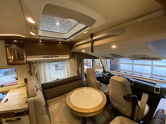 Hymer Premiumline B 708 PL ED-S ALDE/Automat/Queenbed/MaxxFan/Ugn 5 of 27