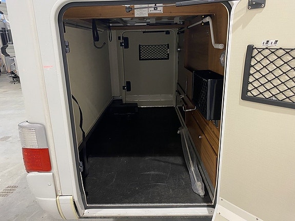 Hymer Premiumline B 708 PL ED-S ALDE/Automat/Queenbed/MaxxFan/Ugn 4 of 27