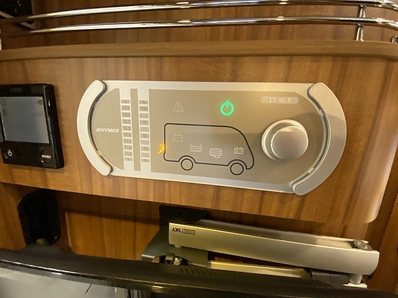 Hymer Premiumline B 708 PL ED-S ALDE/Automat/Queenbed/MaxxFan/Ugn 20 of 27
