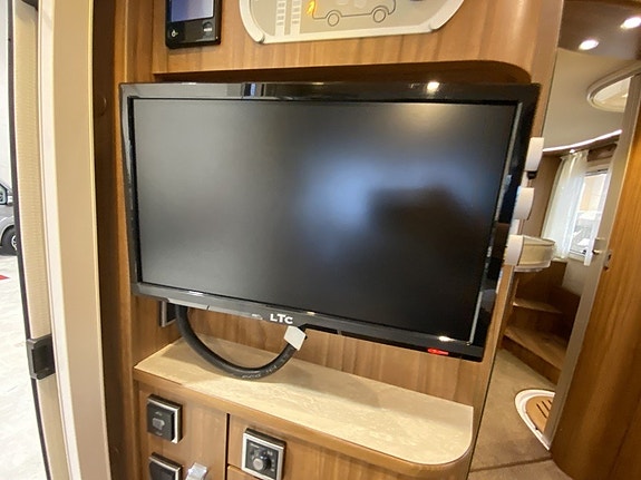 Hymer Premiumline B 708 PL ED-S ALDE/Automat/Queenbed/MaxxFan/Ugn 19 of 27