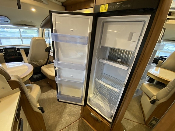 Hymer Premiumline B 708 PL ED-S ALDE/Automat/Queenbed/MaxxFan/Ugn 14 of 27