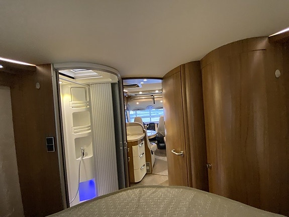 Hymer Premiumline B 708 PL ED-S ALDE/Automat/Queenbed/MaxxFan/Ugn 9 of 27